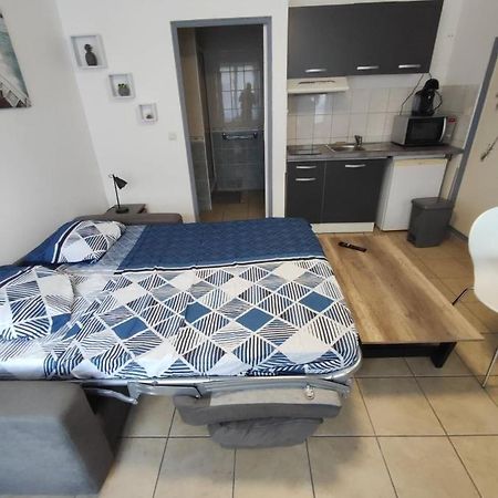 Studio 2 Personnes En Centre Ville Saint-Pierre-de-Plesguen ภายนอก รูปภาพ